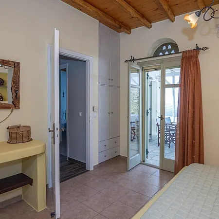 Holiday home Triantaros View