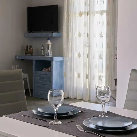 Holiday home Triantaros View *