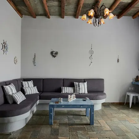 Holiday home Triantaros View *